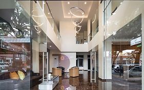 Cove West Inn Cihampelas